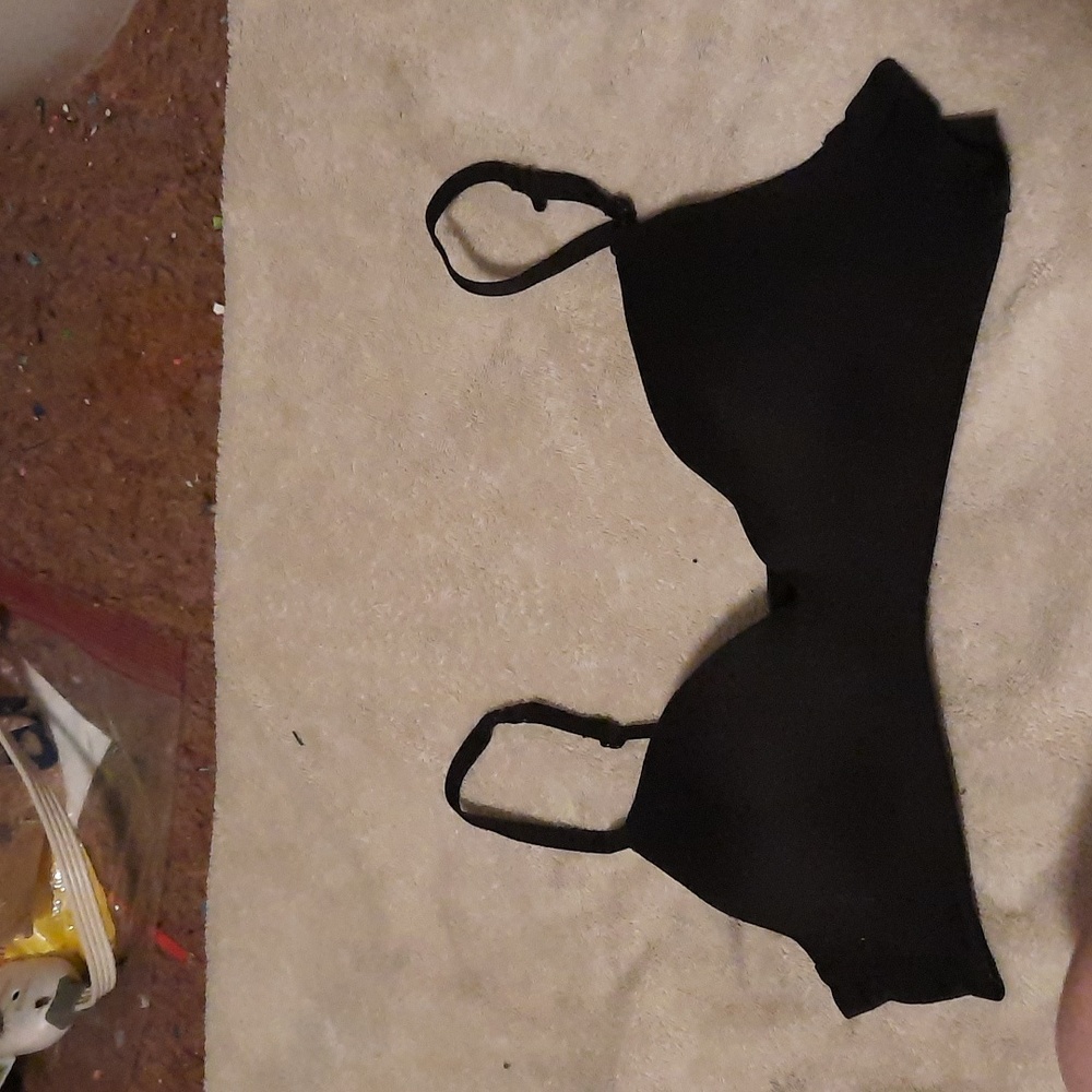 Bras - Picture 15 of 16